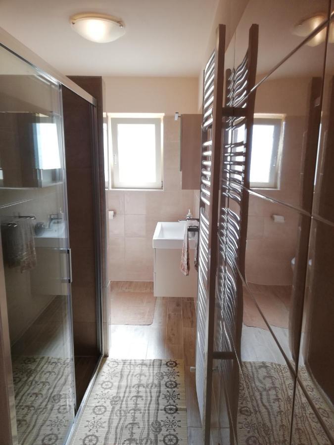 Apartman Nikola Ladrovici Ngoại thất bức ảnh
